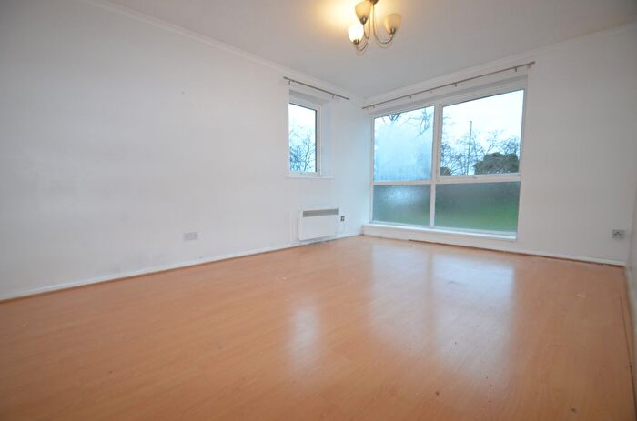 1 Bedroom Flat To Rent In Staines Road West, Sunbury-On-Thames, TW16