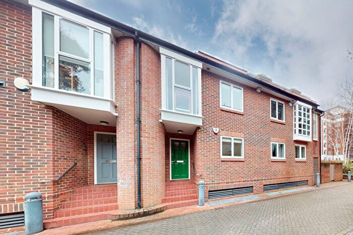 3 Bedroom Detached House To Rent In Graces Mews, Abbey Road, London, NW8