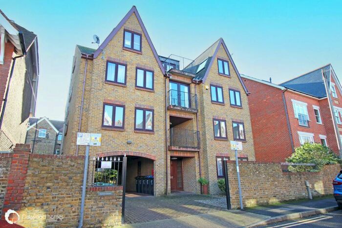 2 Bedroom Apartment To Rent In Wrotham Road, Broadstairs, CT10