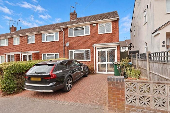 3 Bedroom End Of Terrace House To Rent In Wendover Rise, Coventry - Allesley Park Location, CV5