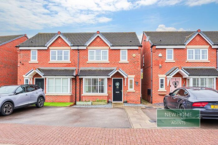 3 Bedroom Semi-Detached House For Sale In Shackleton Avenue, Widnes, WA8