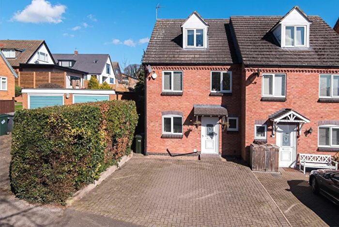 4 Bedroom Semi-Detached House To Rent In Willow Wong, Burton Joyce, NG14