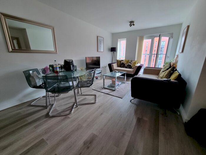 2 Bedroom Flat To Rent In Irwell Building, Lowry Wharf, Salford, M5