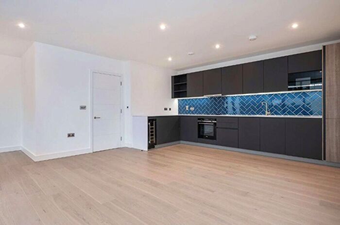 2 Bedroom Apartment To Rent In Rosewood Building, Shoreditch Exchange, E2