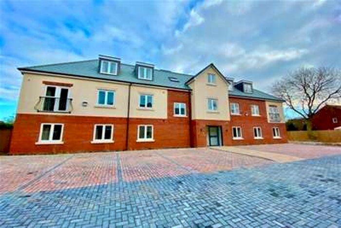 2 Bedroom Flat To Rent In Danelaw Court, Hinckley, LE10