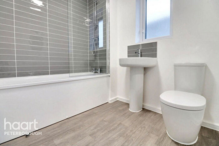 3 Bedroom Terraced House For Sale In Somerset Drive, Peterborough, PE7