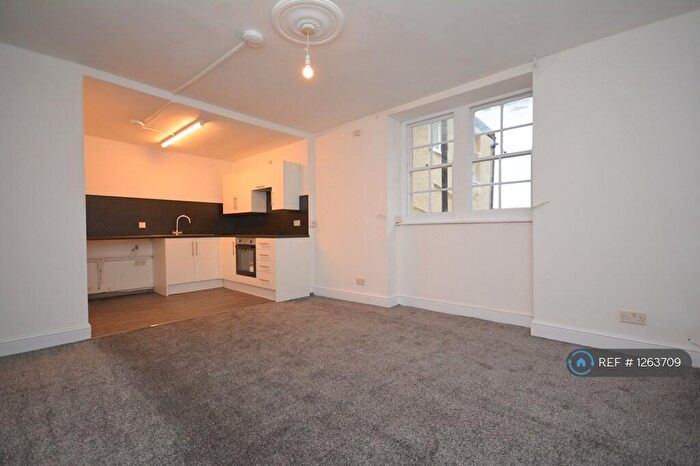 2 Bedroom Flat To Rent In Union Crescent, Margate, CT9