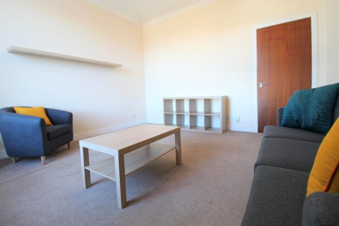 2 Bedroom Flat To Rent In Fonthill Road, Aberdeen, AB11