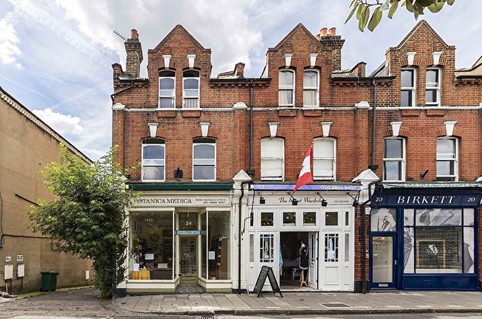 2 Bedroom Flat To Rent In Crown Road, St Margarets, Twickenham, TW1