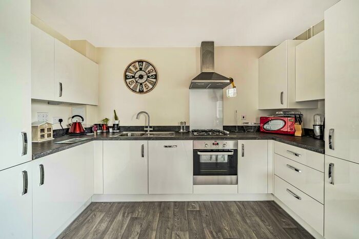 2 Bedroom Apartment To Rent In Kingsbrook, Aylesbury, HP22