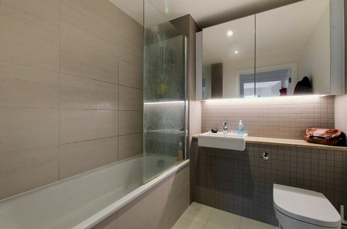 2 Bedroom Flat To Rent In Cobalt Place, Battersea Square, London, SW11