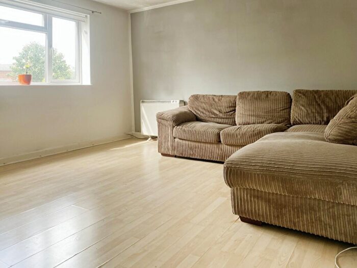 1 Bedroom Apartment For Sale In South Street, Banbury, Oxfordshire, OX16