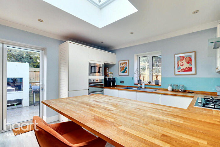 3 Bedroom End Of Terrace House For Sale In Park Way, Maidstone, ME15