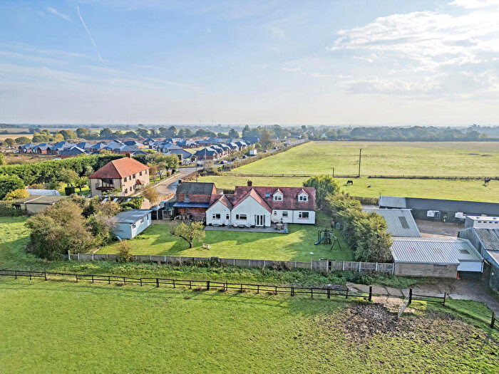 5 Bedroom Detached House For Sale In Maldon Road, Burnham-on-Crouch, CM0