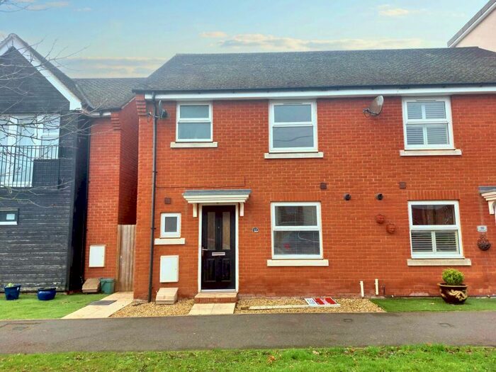 3 Bedroom Semi-Detached House To Rent In Paradise Orchard, Aylesbury, Buckinghamshire, HP18