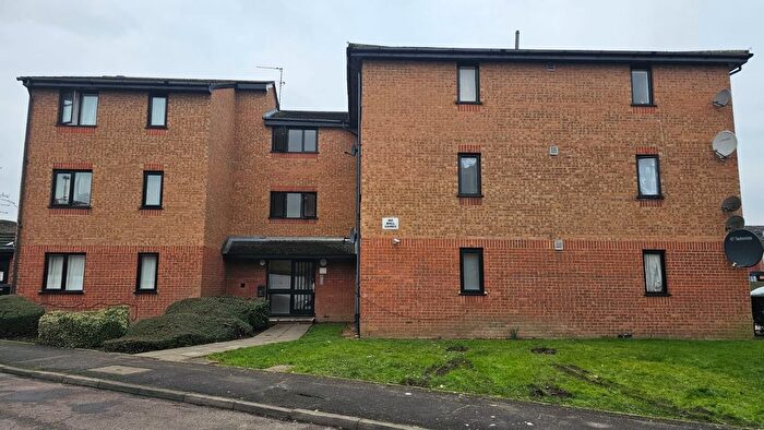 1 Bedroom Flat To Rent In Streamside Close, London, N9