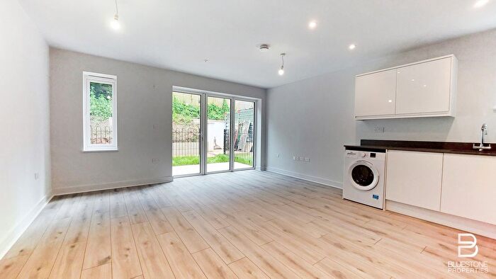 1 Bedroom Flat To Rent In Temple Road, Croydon, CR0