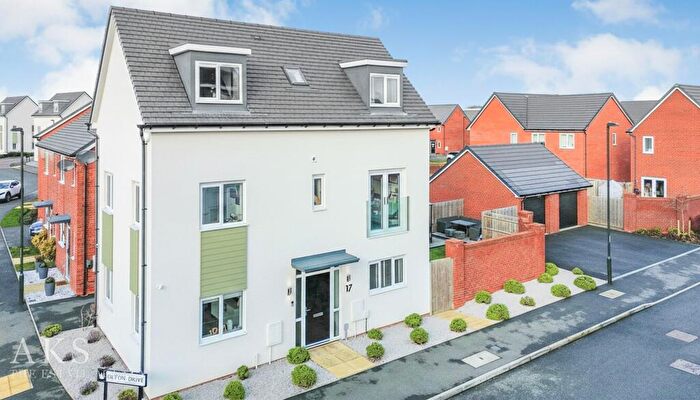 4 Bedroom Detached House For Sale In Packington Road, Hilton, DE65