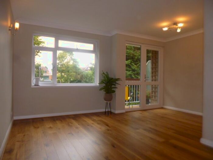1 Bedroom Flat To Rent In Eastbury Road, Watford, WD19