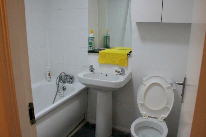 1 Bedroom Maisonette To Rent In Pilgrims Close, London, N13