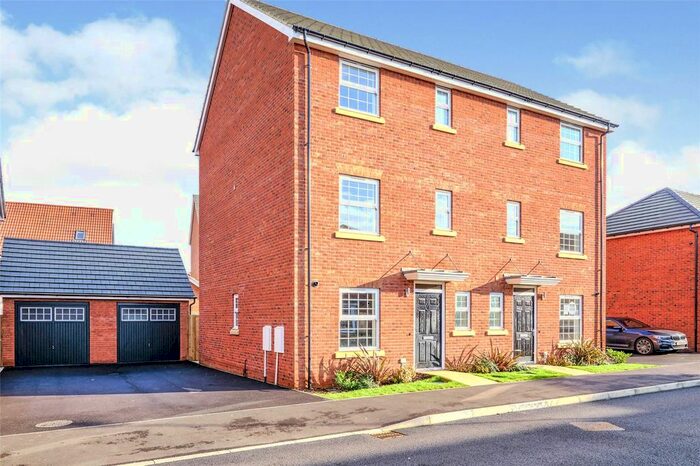 4 Bedroom Town House To Rent In Mulbridge Way, Moulton, Northampton, Northamptonshire NN3
