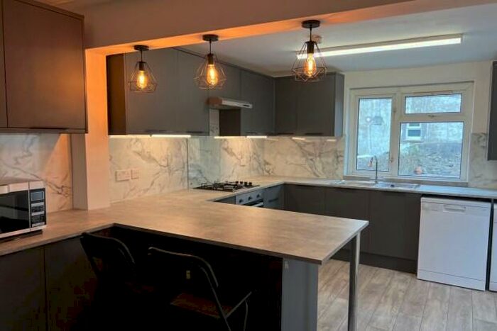 7 Bedroom Terraced House To Rent In Miskin Street Cardiff, CF24