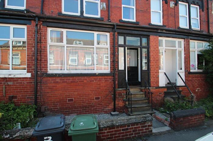 1 Bedroom Flat To Rent In Roman Place, Leeds, West Yorkshire, Uk, LS8