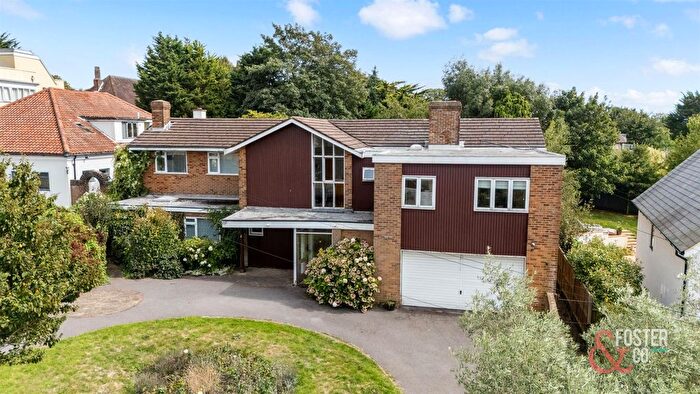 4 Bedroom Detached House For Sale In Hill Brow, Hove, BN3