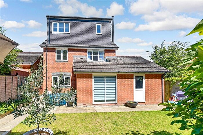 5 Bedroom Detached House For Sale In Forest Avenue, Ashford, Kent, TN25