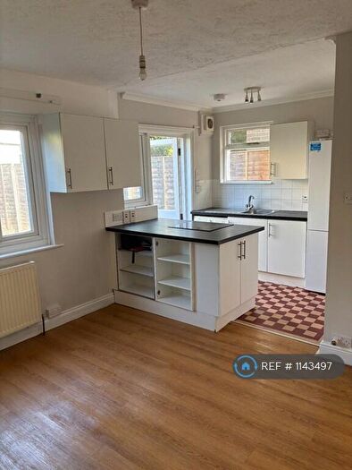 4 Bedroom Semi-Detached House To Rent In Coombe Road, Brighton, BN2