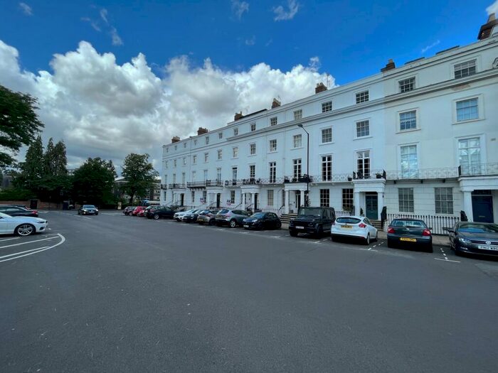 2 Bedroom Flat To Rent In Clarendon Square, Leamington Spa, CV32