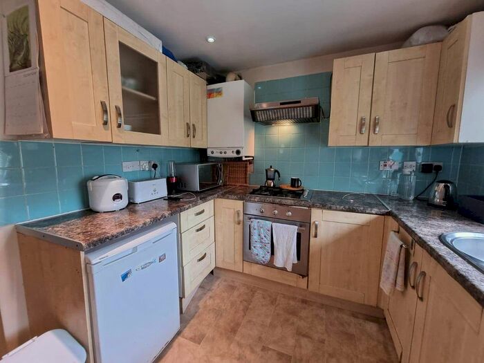 1 Bedroom Flat To Rent In Lytton Close, Northolt UB5