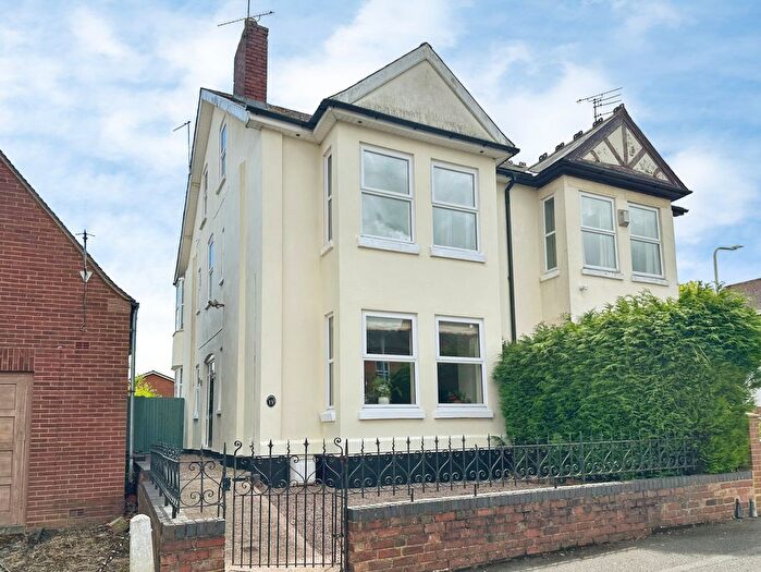 5 Bedroom Semi-Detached House For Sale In York Avenue, Wolverhampton, WV3
