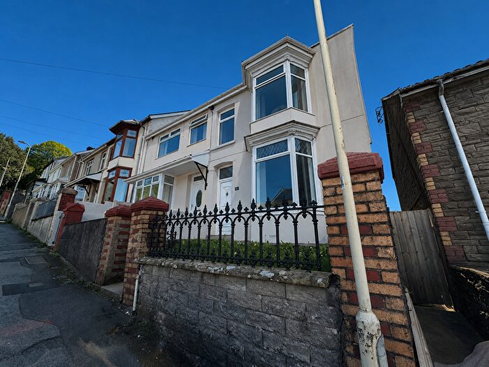 3 Bedroom End Terrace House For Sale In Alexandra Road, Pontycymer, Bridgend, CF32