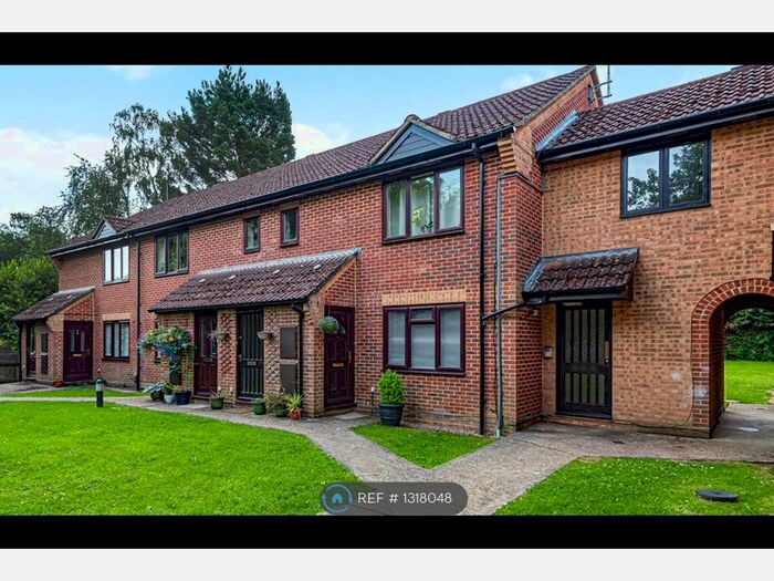 1 Bedroom Maisonette To Rent In Ashtree Court, Chandler's Ford, Eastleigh SO53