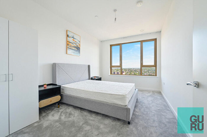 2 Bedroom Apartment To Rent In Bermondsey Heights, London, SE15