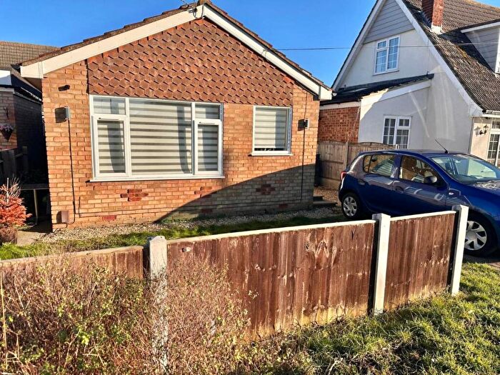 2 Bedroom Bungalow For Sale In Brandenburg Road, Canvey Island, SS8