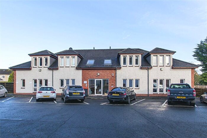 3 Bedroom Flat To Rent In Lanark Road West, Edinburgh, EH14
