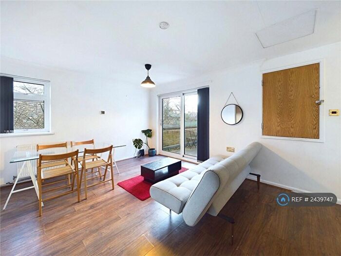 2 Bedroom Flat To Rent In Cherry Close, London, E17