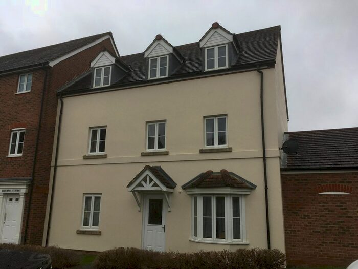 2 Bedroom Flat To Rent In Luker Drive, Petersfield, GU31