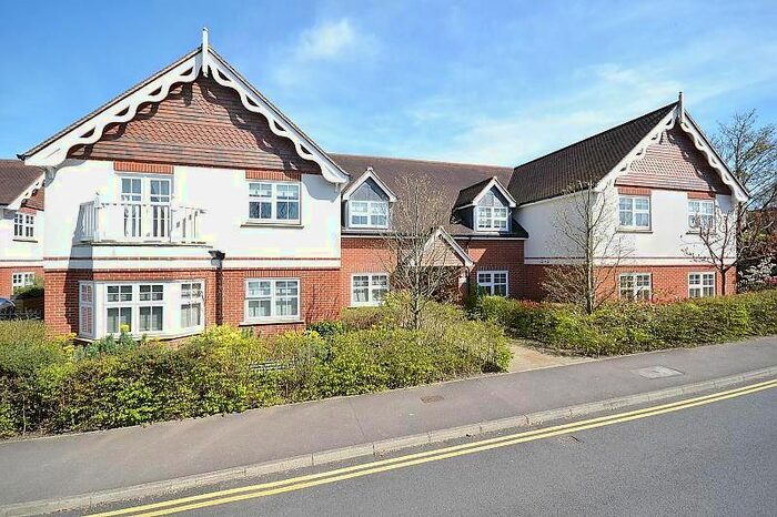 2 Bedroom Flat To Rent In Pewley Heights, Semaphore Road, Guildford, GU1