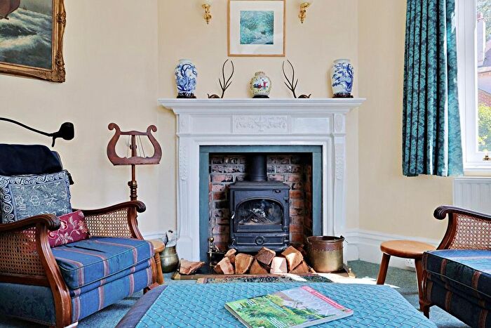 6 Bedroom Detached House For Sale In Lower Golf Links Road, Broadstone, BH18 - Photo 8