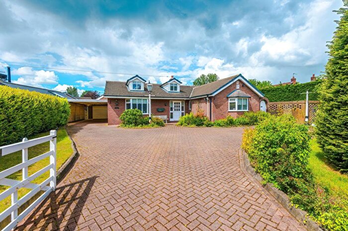 3 Bedroom Detached Bungalow For Sale In Weir Lane, Woolston, WA1