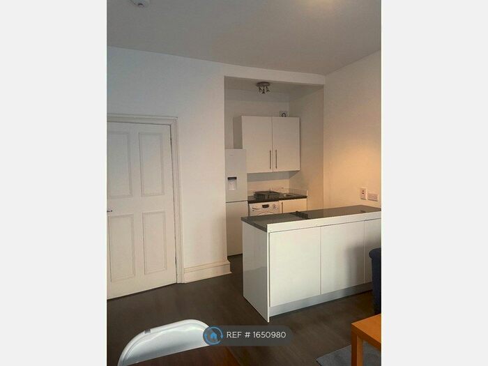 1 Bedroom Flat To Rent In Kennoway Drive, Glasgow, G11