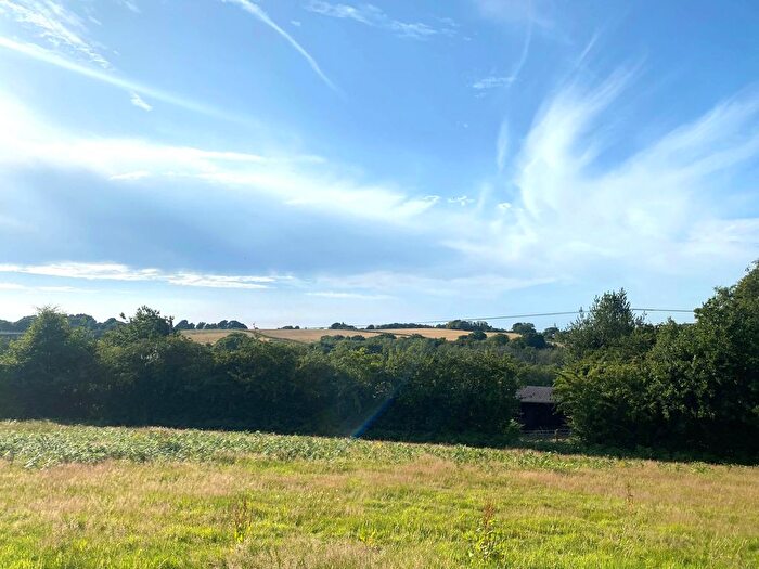 3 Bedroom Bungalow For Sale In Coldharbour Lane, Punnetts Town, TN21