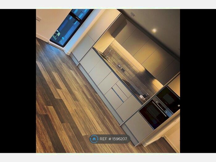 2 Bedroom Flat To Rent In , Media City Uk, M50