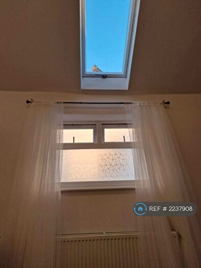 Studio To Rent In Endersleigh Gardens, London, NW4