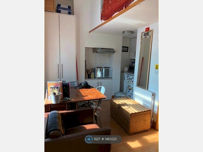 Studio To Rent In Sunninghill Rd, London, SE13