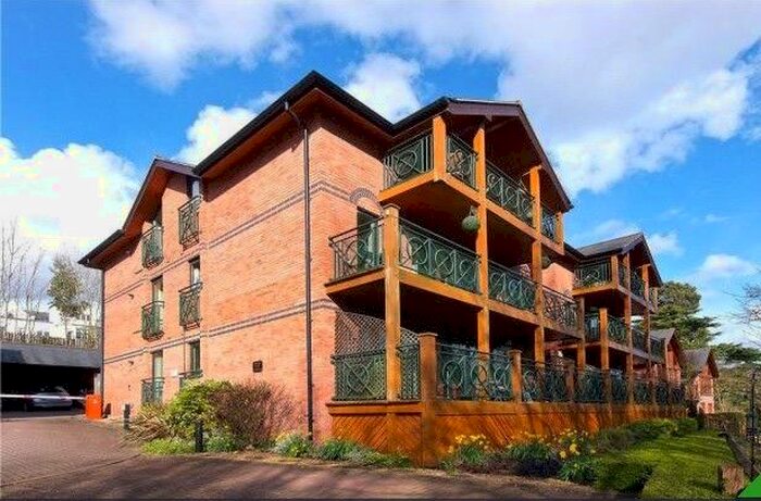 2 Bedroom Flat To Rent In Wilhelmina Close, Leamington Spa, CV32