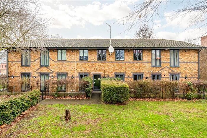 3 Bedroom Flat For Sale In Queens Road, Peckham, SE15